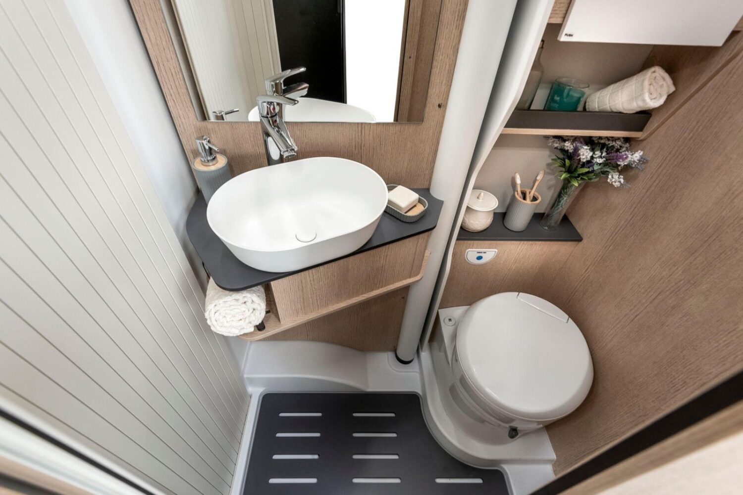 compact-cx60–047_98f5df36545985c5eda160c5196dd244