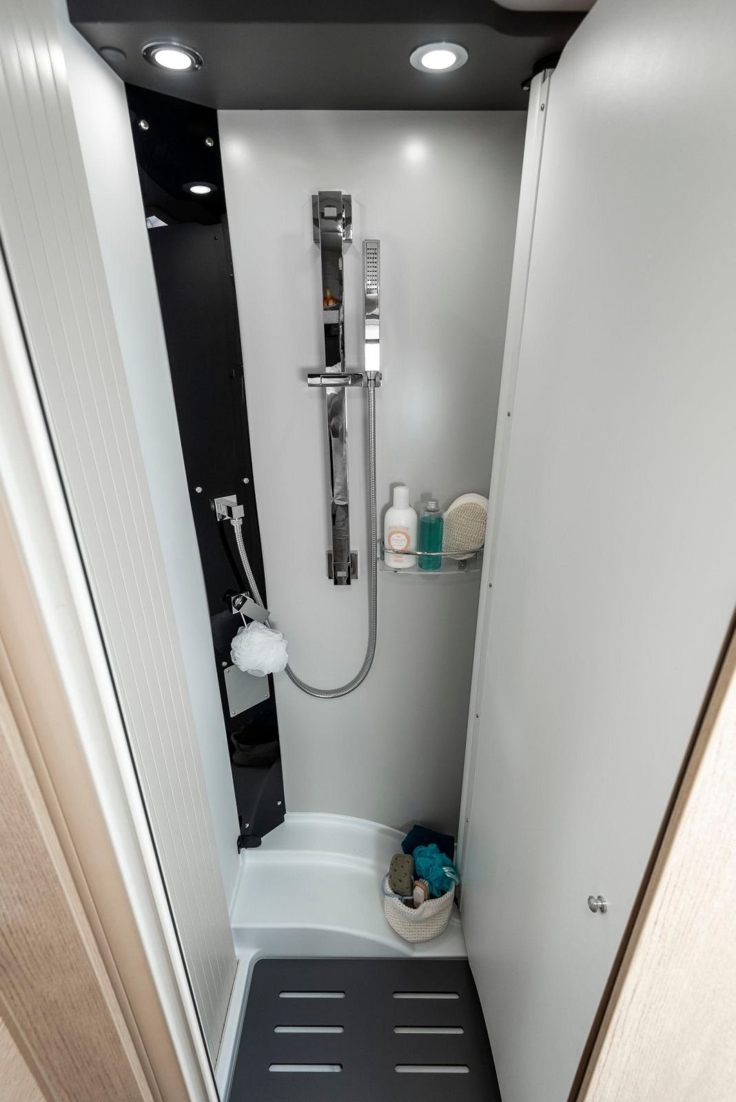 compact-cx60–052_06f80da6c910422f5f313c3ed267aa26